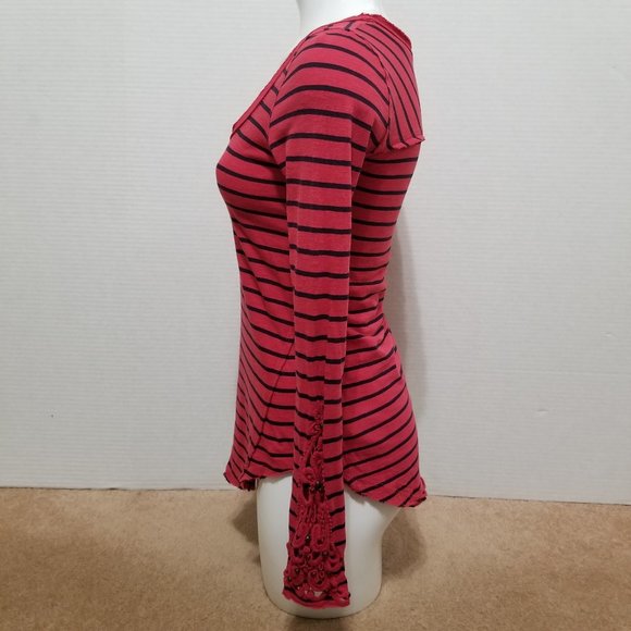 Free People top Small Hard Candy Stripe Cuff beaded crochet inset cuff raw hems - Picture 2 of 14